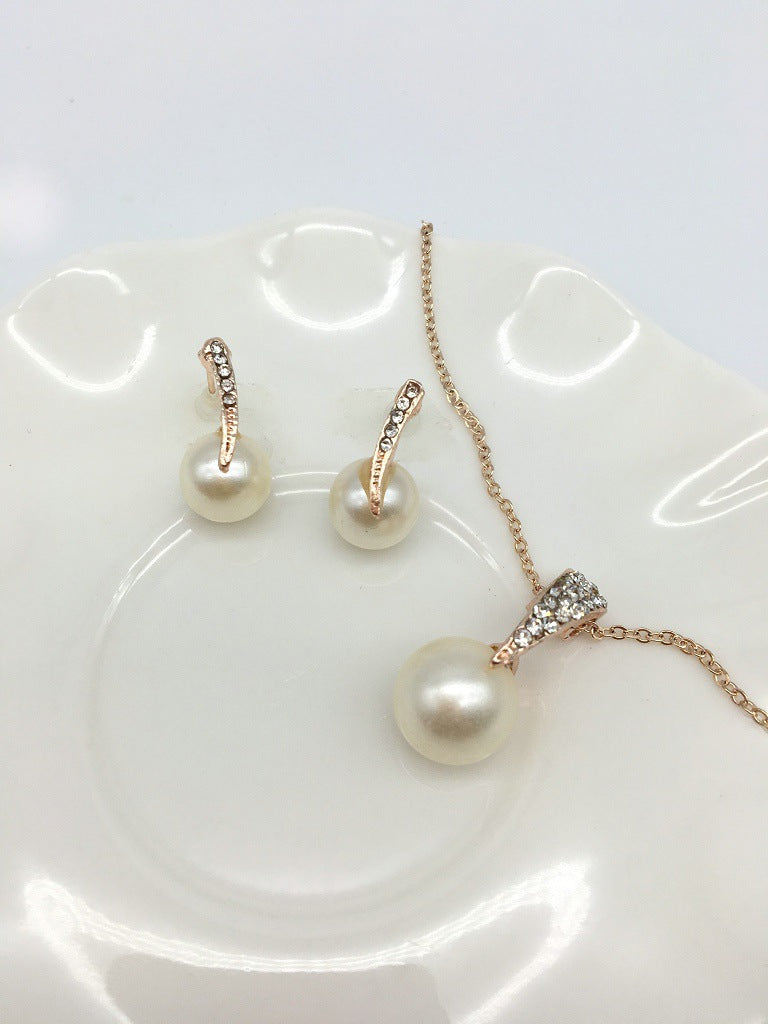 Elegant Water Droplet Pearl and Rhinestone Bridal Necklace Set