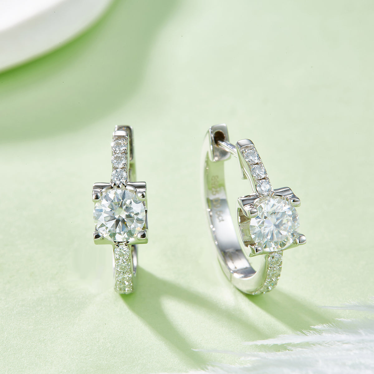 Planderful 1.24ct Moissanite Earrings S925 Silver Sparkling Single Row Oxhead Prong Round Main Stone For Women