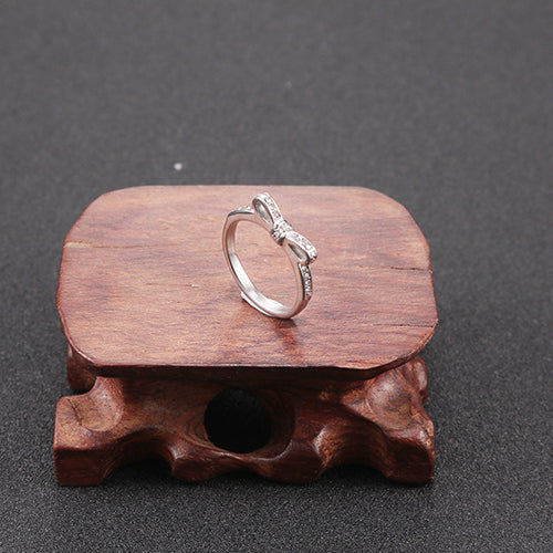 Chic Titanium Steel Bow Ring for Women - Stylish and Simple Stainless Steel Jewelry Wholesale