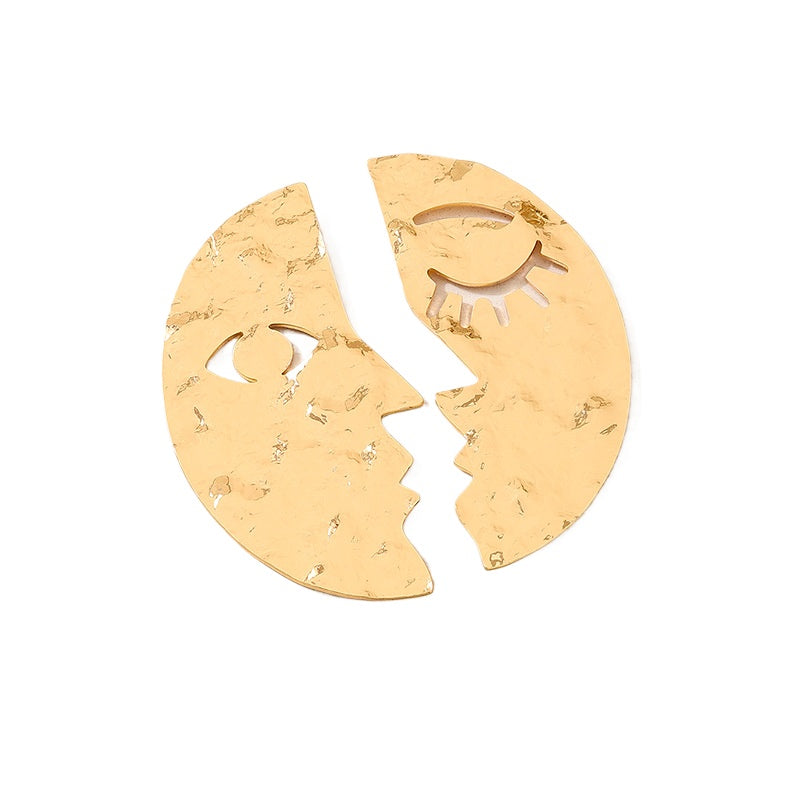 Planderful Vienna Verve Earrings – Fashionable Crescent Moon Design