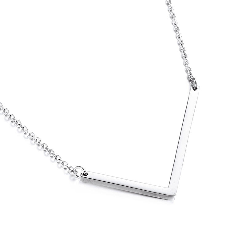 26-Letter Pendant Necklace, Fashionable And Women'S Short Collarbone Chain Titanium Steel