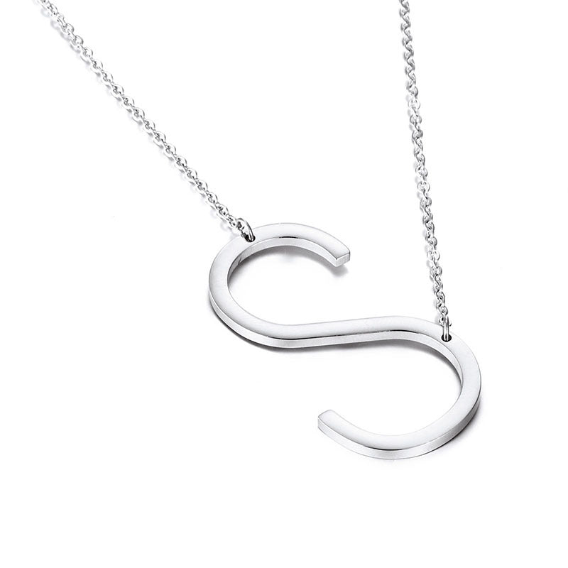 26-Letter Pendant Necklace, Fashionable And Women'S Short Collarbone Chain Titanium Steel