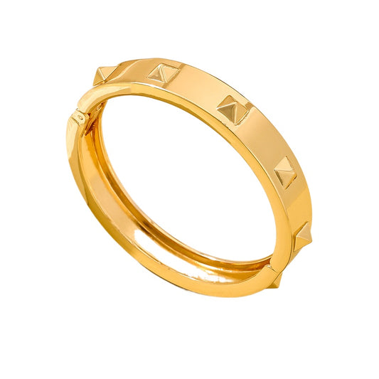 Planderful Vienna Verve Bracelet – Fashionable Metal Design with Rivet Spring Buckle