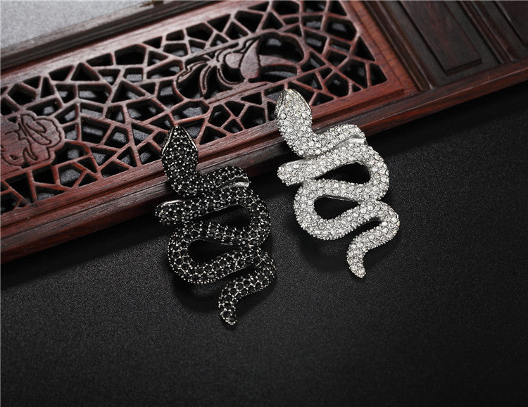 Planderful Unisex Titanium Steel Pendant Necklace With Retro Zircon Snake Charm And Personalization
