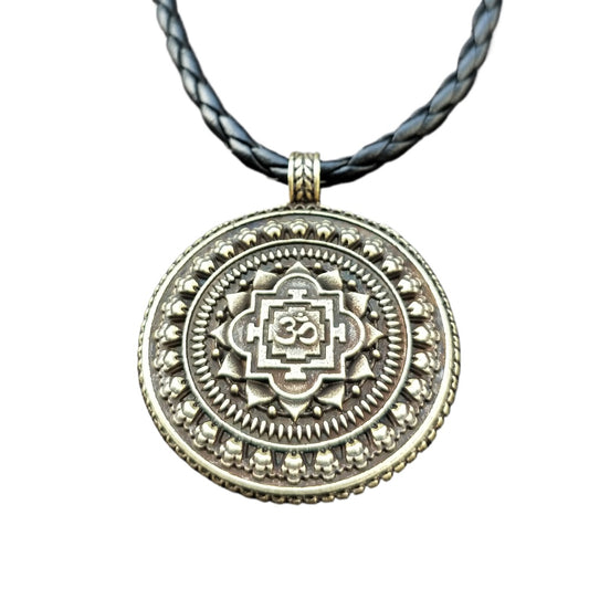 Norse Legacy Metal Datura Amulet Necklace for Men