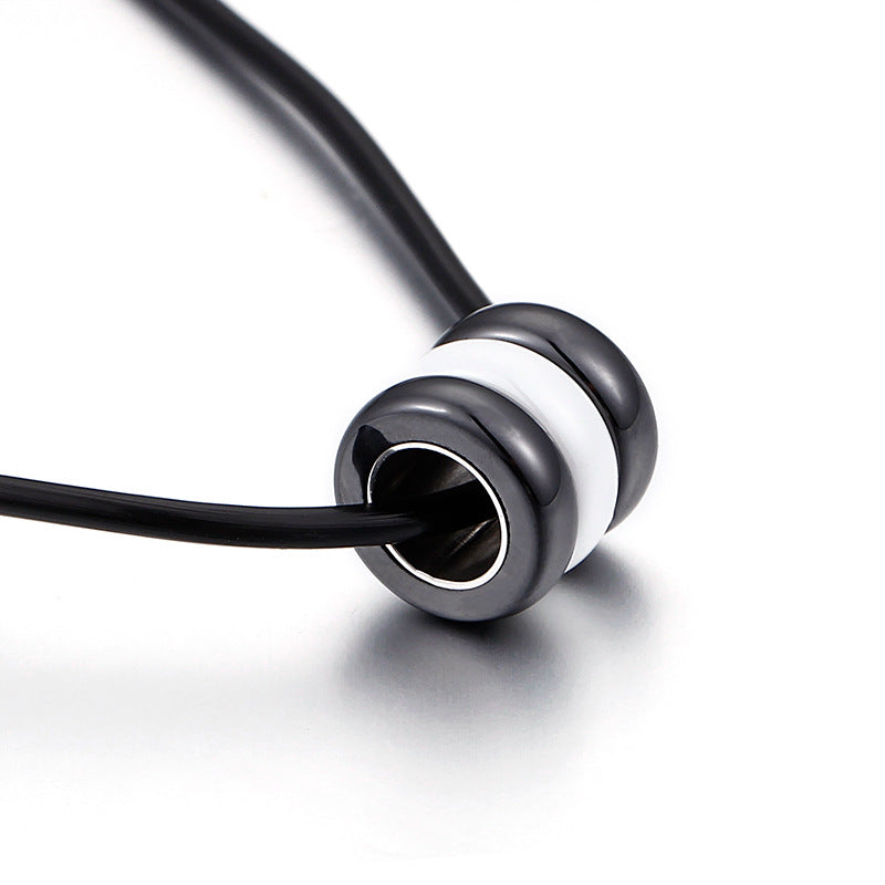 Korean Style Unisex Round Pendant Necklace with Short Chain for a Stylish Look