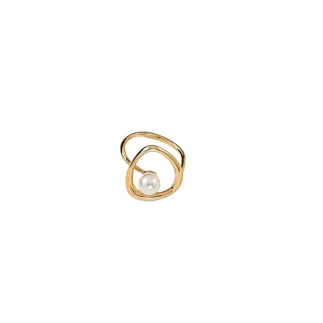 Wholesale Irregular Hollow Metal Pearl Ring for Women: Elegant European Style Jewelry