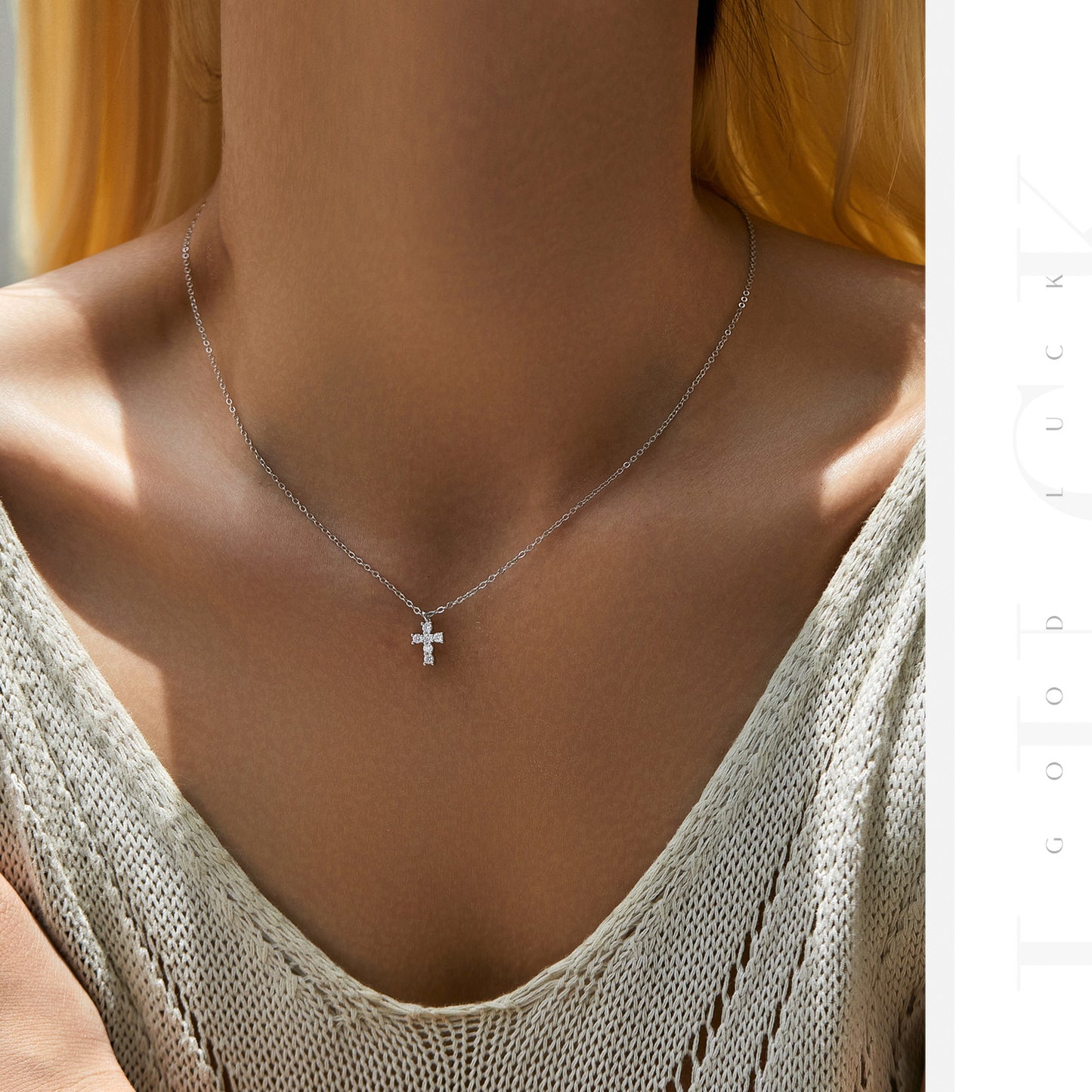 Planderful Moissanite Sparkling Necklace – Elegant Cross Pendant Design