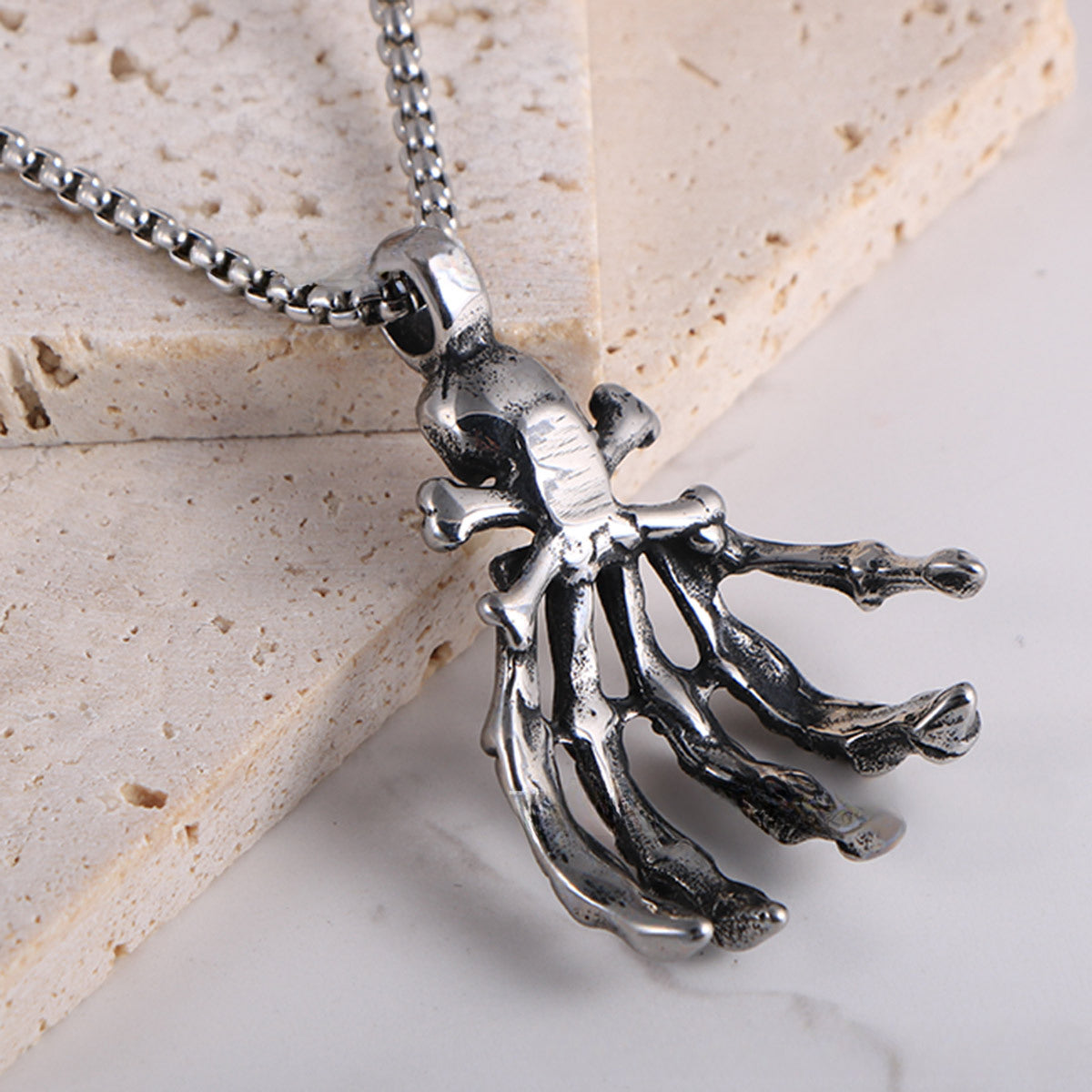 Haunting Red-Eyed Skull Ghost Claw Pendant Necklace for Men - Retro Fashion Accessory