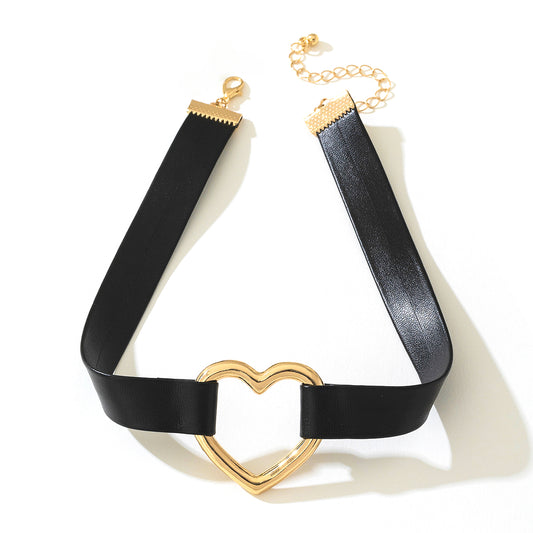 Planderful Vienna Verve Necklace – Stylish Heart-Shaped Metal Design