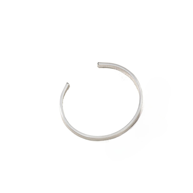 European American Fashion Women's Matte Metal Bracelet