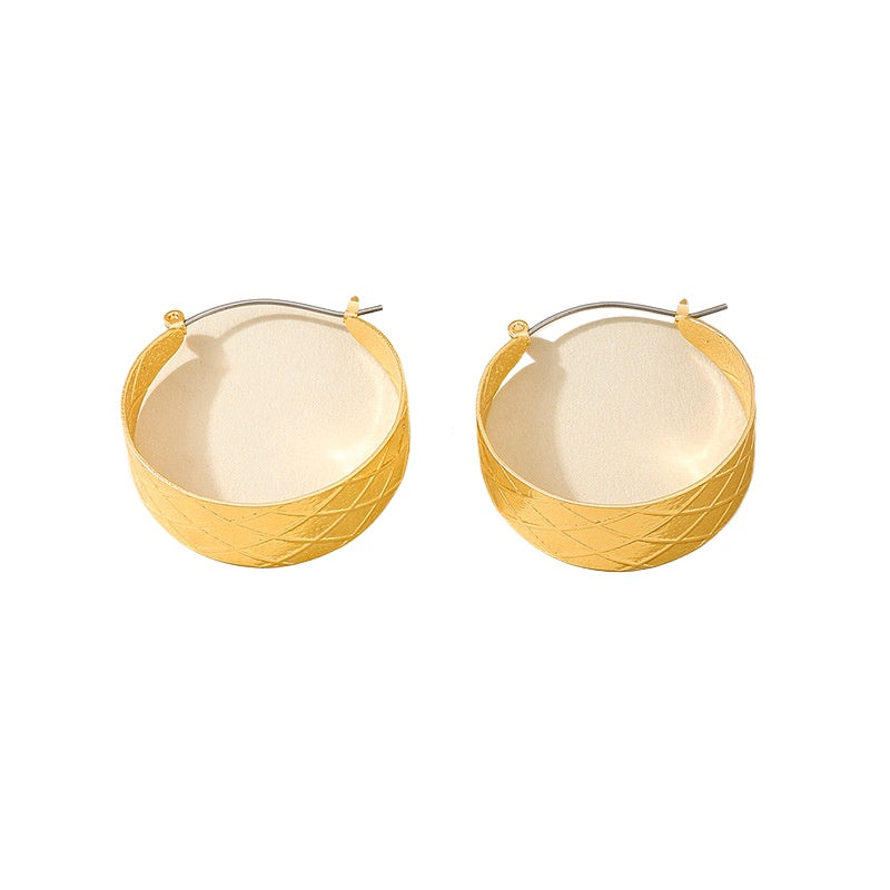 Planderful Vienna Verve Earrings – Fashionable Metal Wide-Faced Design