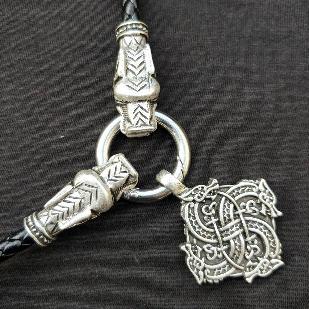 Savage Wolf Warrior Necklace - Men's Viking Amulet Pendant