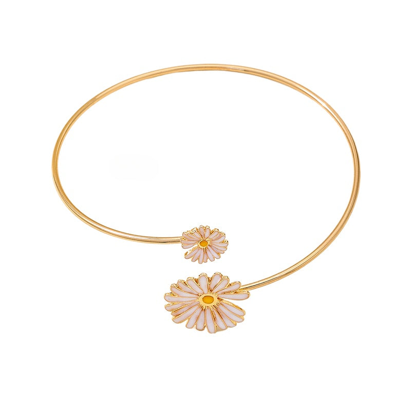 Planderful Vienna Verve Bracelet – Trendy Metal Flower Design