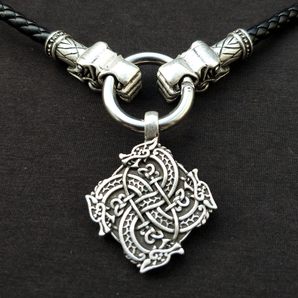 Savage Wolf Warrior Necklace - Men's Viking Amulet Pendant