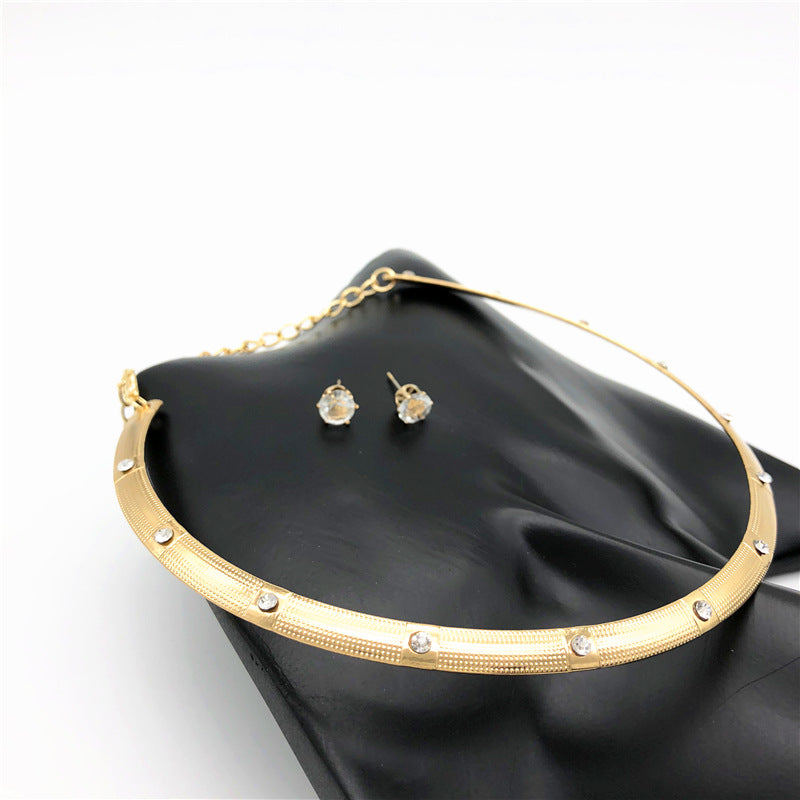 Simple Zircon Choker Necklace from Europe and The United States with Modern Design for Fashion Jewelry Wholesale