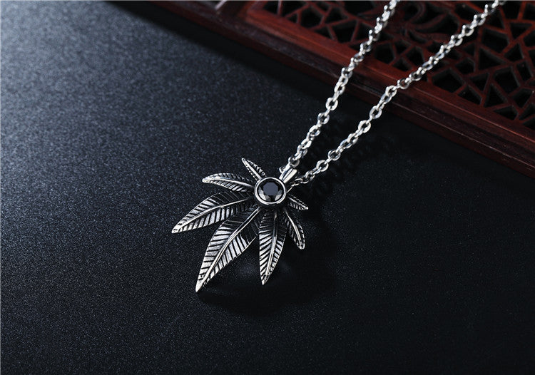 Planderful Titanium Steel Maple Leaf Pendant Necklace For Unisex Fashion Lovers Retro Punk Statement
