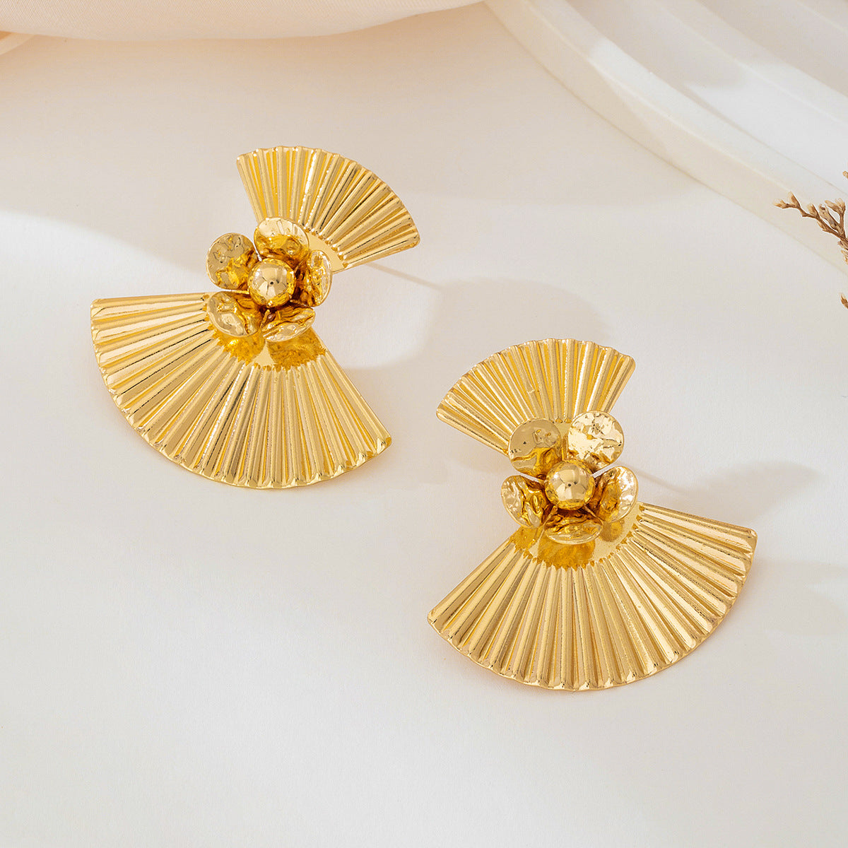 Planderful Vienna Verve Earrings – Elegant Metal Flower Design