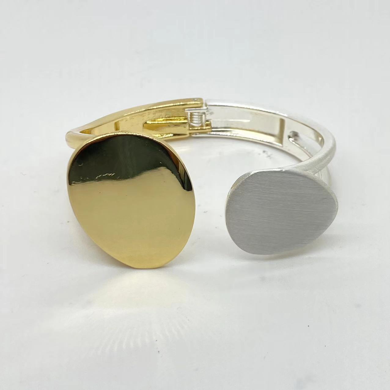 Fashionable Two-Tone Cross-Border Bracelet with European and American Style