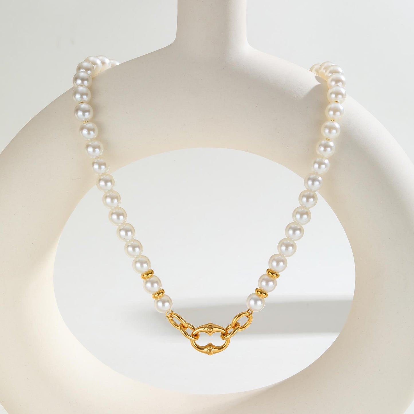 French Elegant Clavicle Chain Stainless Steel Rivet Oval Imitation Pearl Beaded Necklace