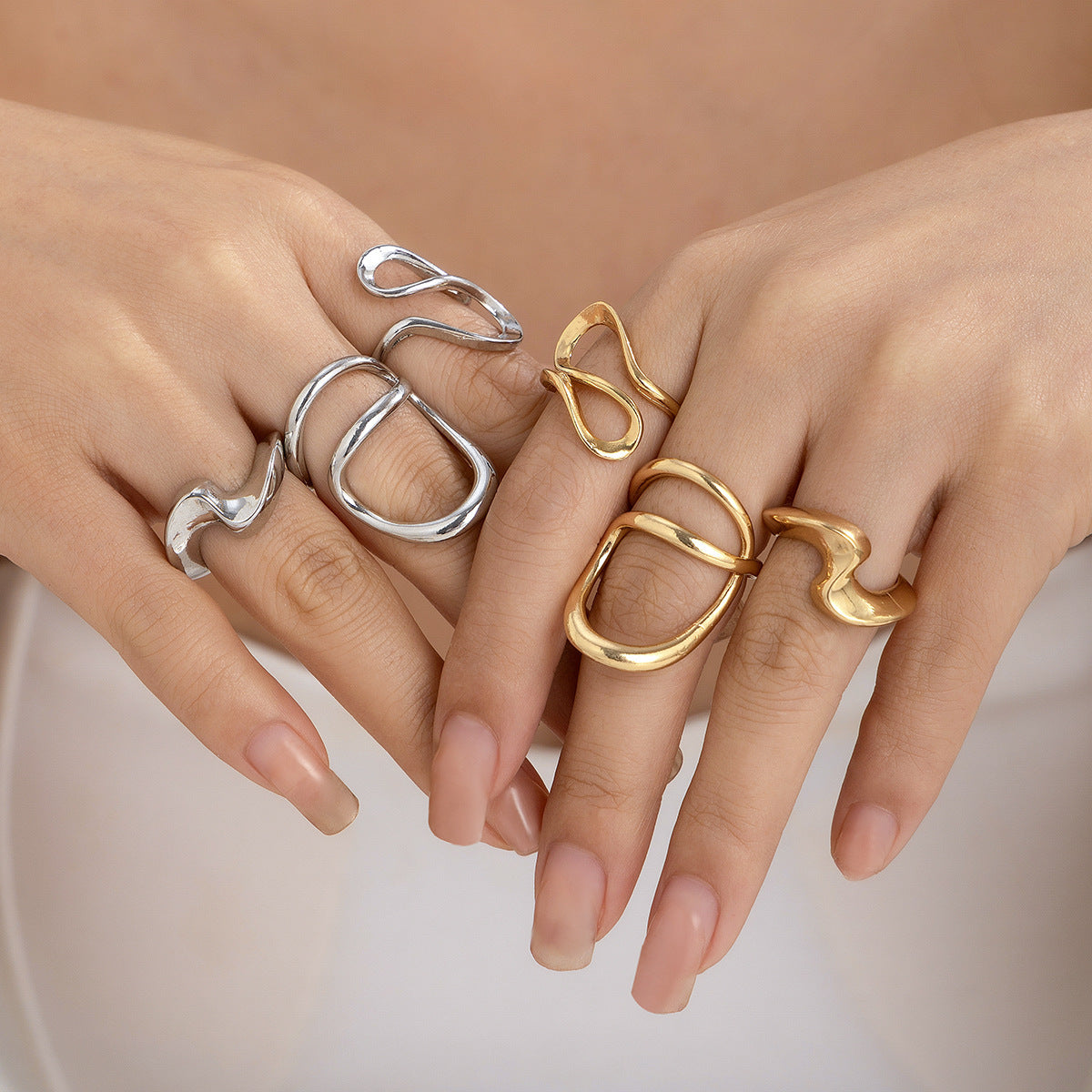 Planderful Vienna Verve Ring Set – Unique Hollow Liquid Design