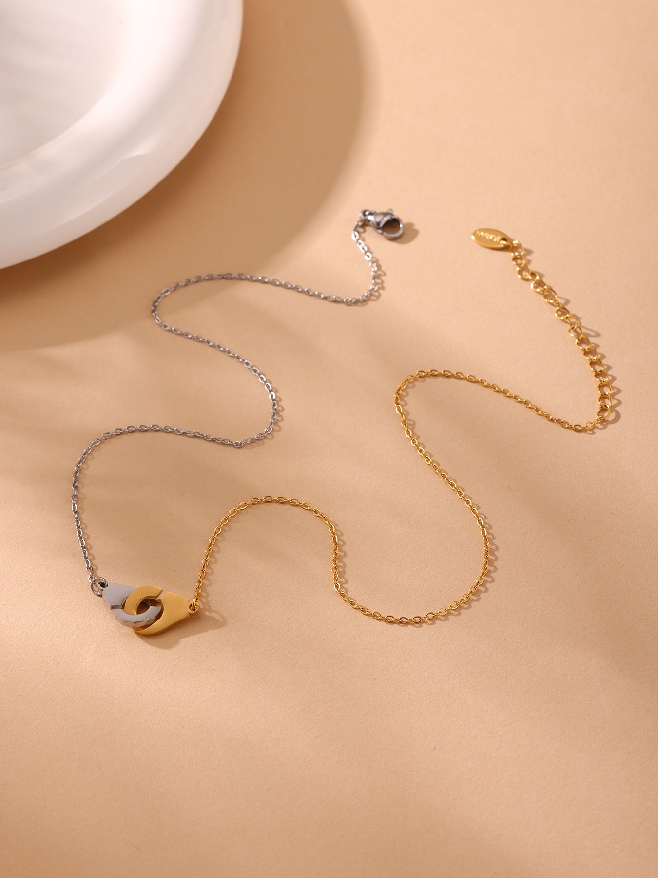 Planderful Handcuff Necklace Color Matching 18K Gold Women