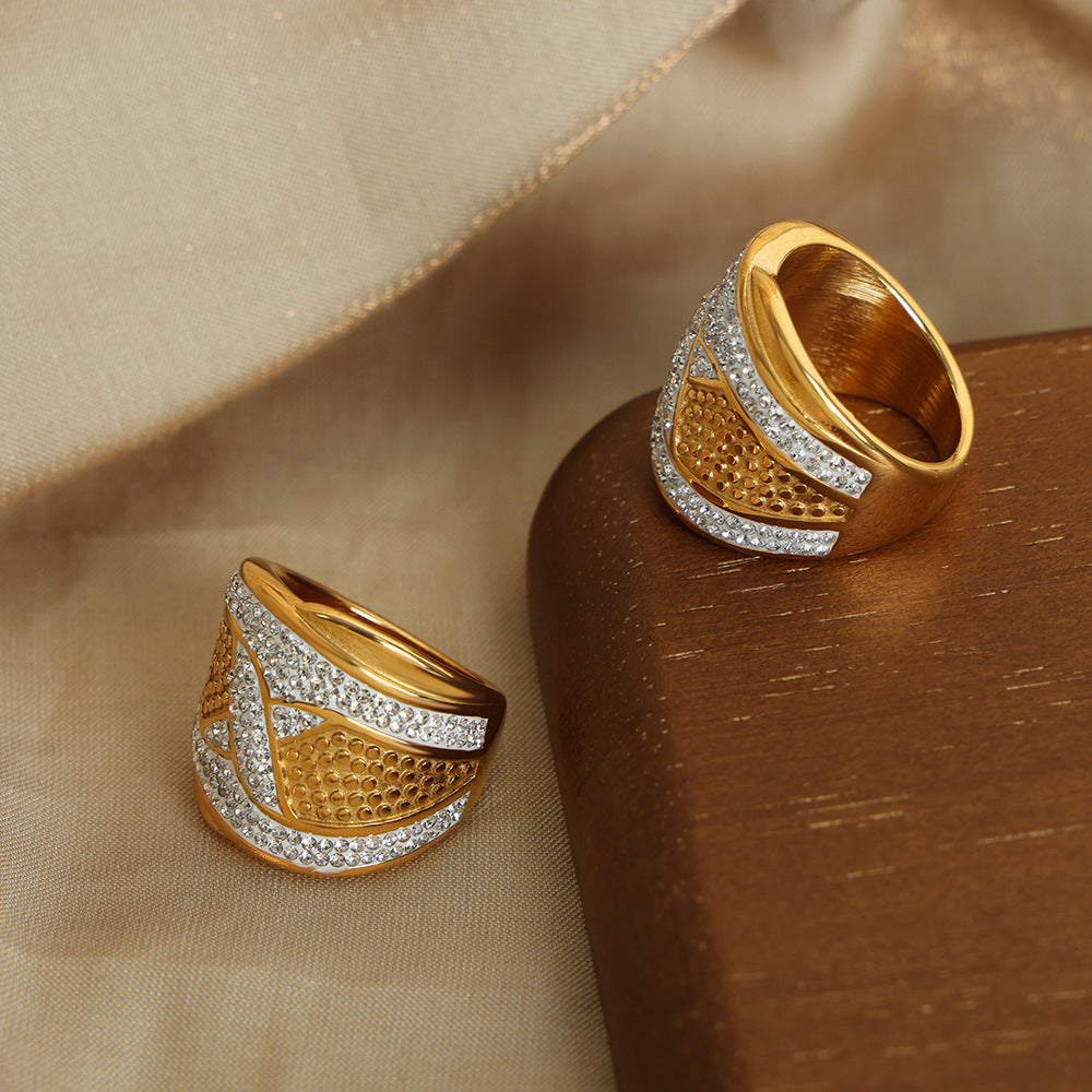 Extravagant Zircon-Adorned Gold-Plated Titanium Steel Ring - Luxurious High-End Women's Jewelry