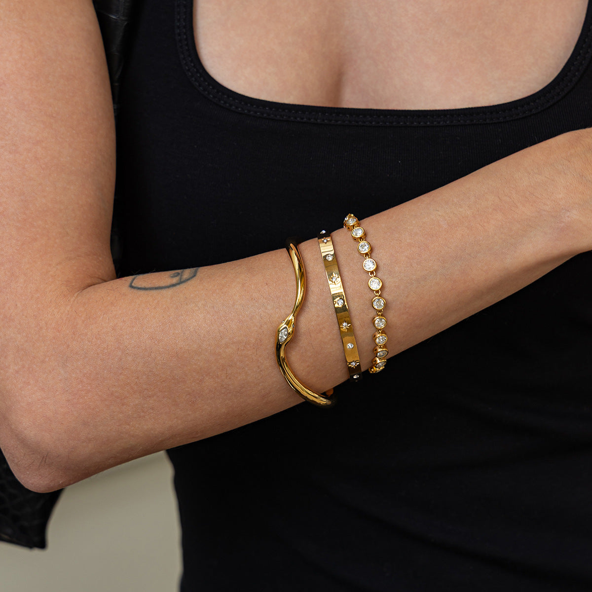 Serpentine Corrugated Star Zircon Opening Bracelet Stainless Steel Full Of Zircon