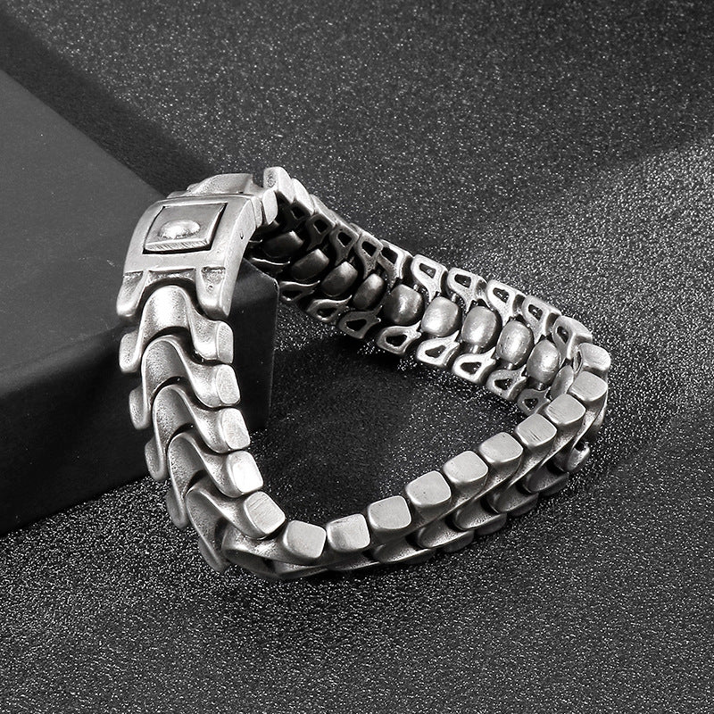 Stylish Retro Stainless Steel Men's Bracelet with Personalized Design