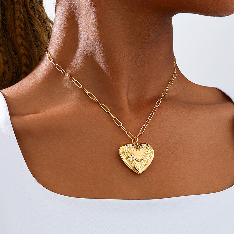 Planderful Vienna Verve Necklace – Fashionable Retro Metal Love Box Design