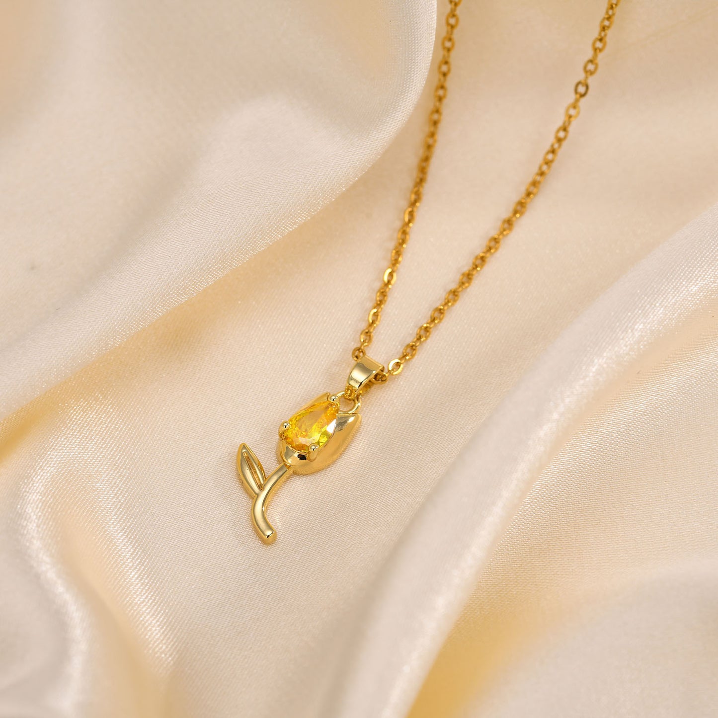 Red Water Drop Zircon Tulip Pendant Necklace for Ladies Copper