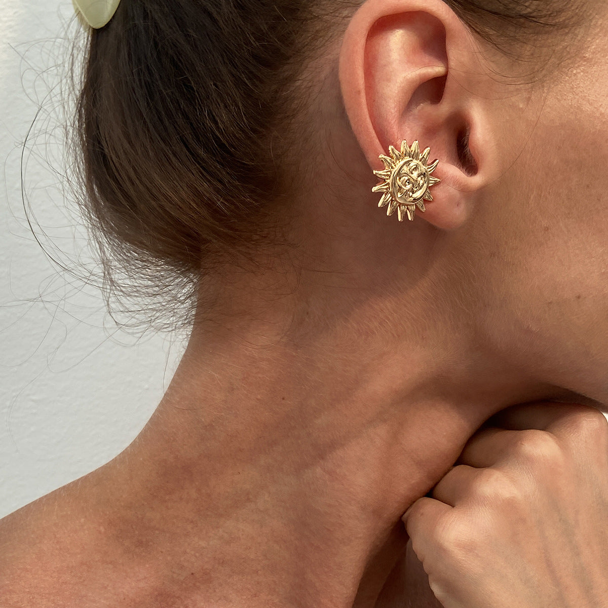 Planderful Vienna Verve Earrings – Versatile No Piercing Flower Design
