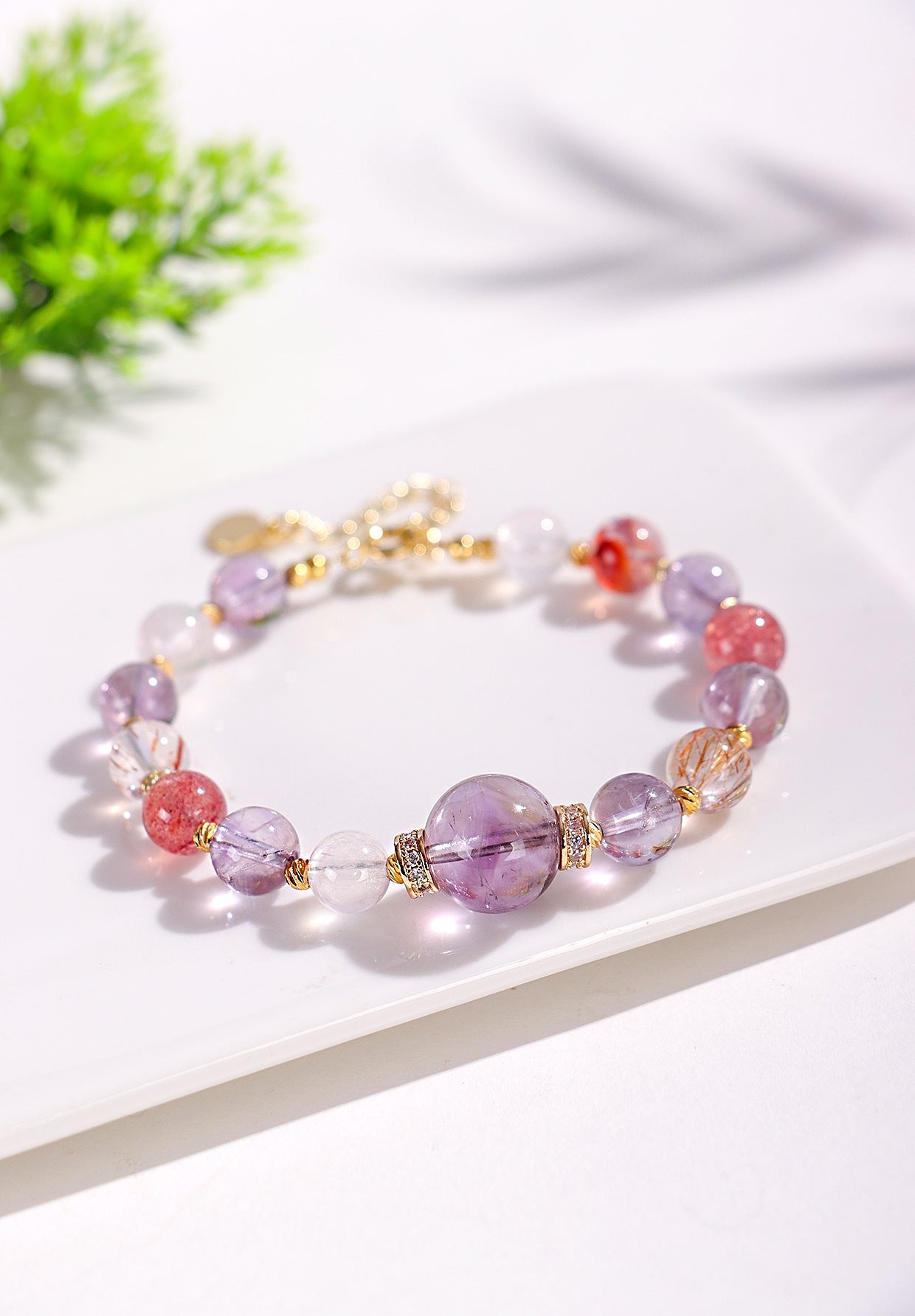 Planderful Fortune's Favor Bracelet – Elegant Strawberry Crystal Design