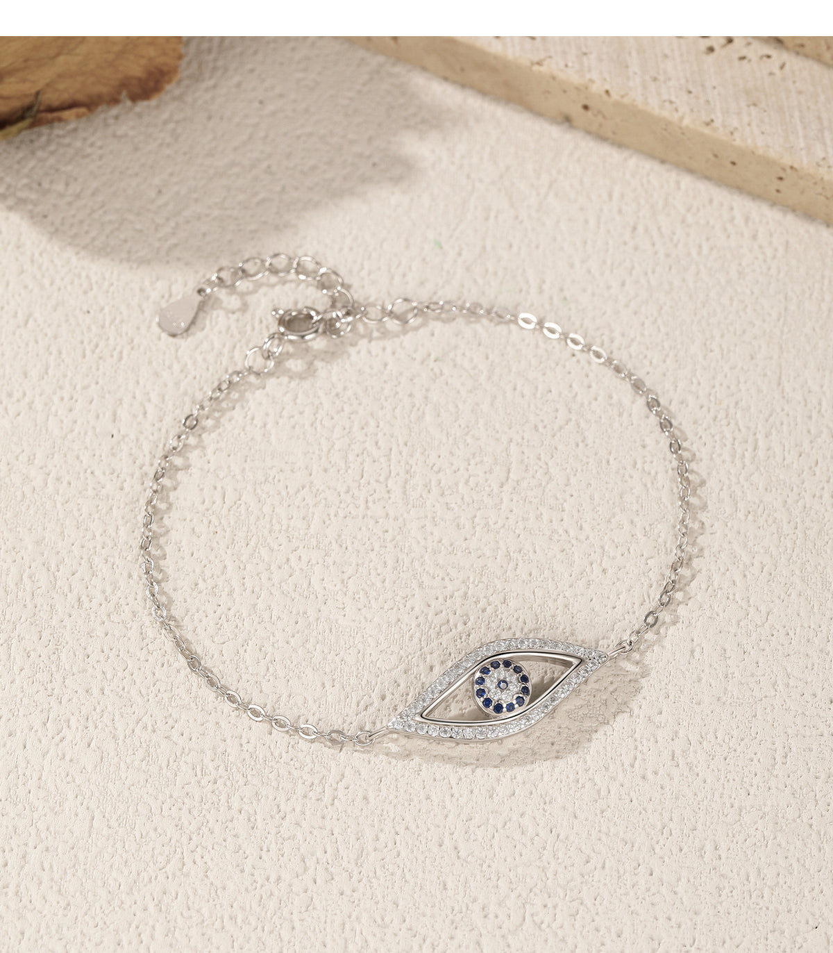 925 Sterling Silver Sculptural Eye Bracelet