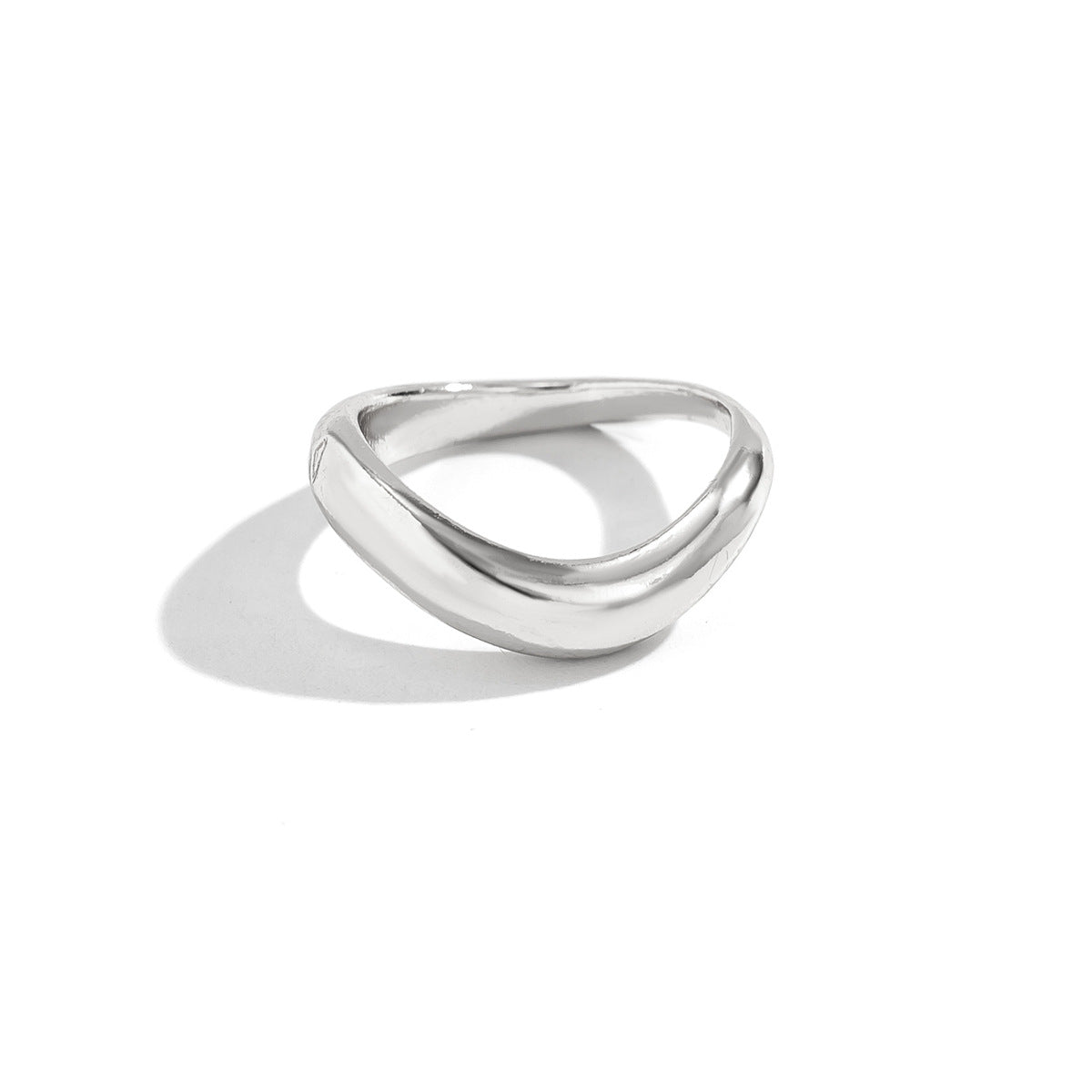 Elegant Curved Gold Ring Set with Wavy Pleats