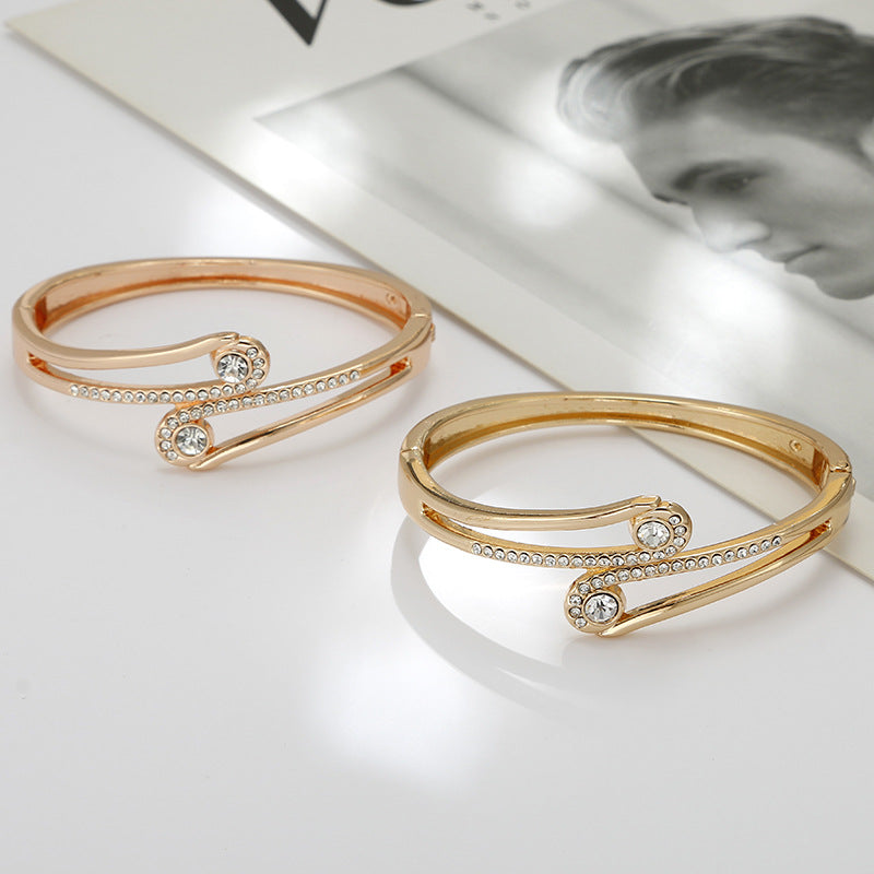 Luxury Rose Gold Plated Titanium Steel Chaise Bracelet for Women