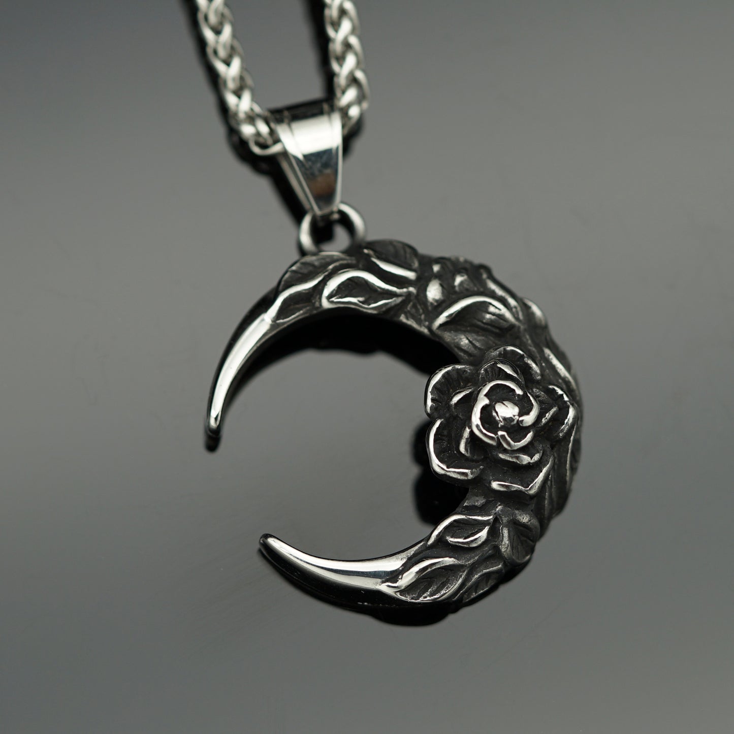 Steel Necklace – Vintage Moon Pendant Dark Moon Rose Titanium Steel Collarbone Chain For Couples