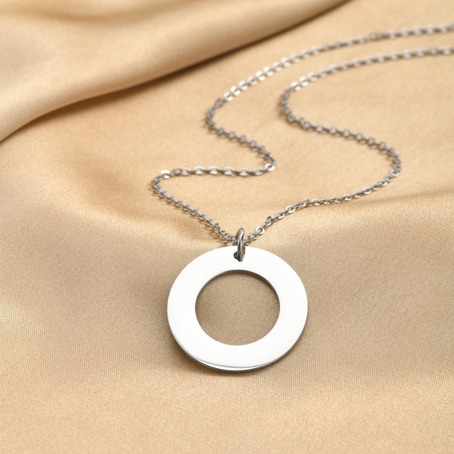 Internet Celebrities Cold Wind Collarbone Chain Stainless Steel Flat Cross Chain Light Necklace