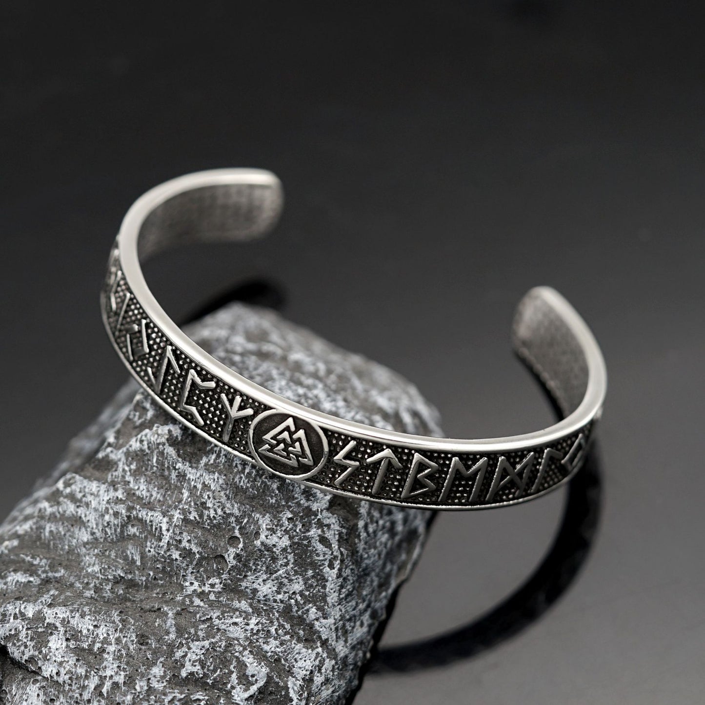 Steel Bracelet - Vintage Nordic Odin Rune Triangular Knot