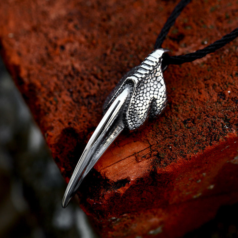 Titanium Steel Eagle Claws Pendant: Retro-Inspired Stainless Steel Accessory for Men