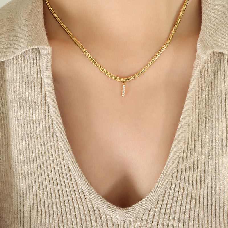 Exquisite Korean Style Zircon Letter Pendant Necklace with Blade Chain