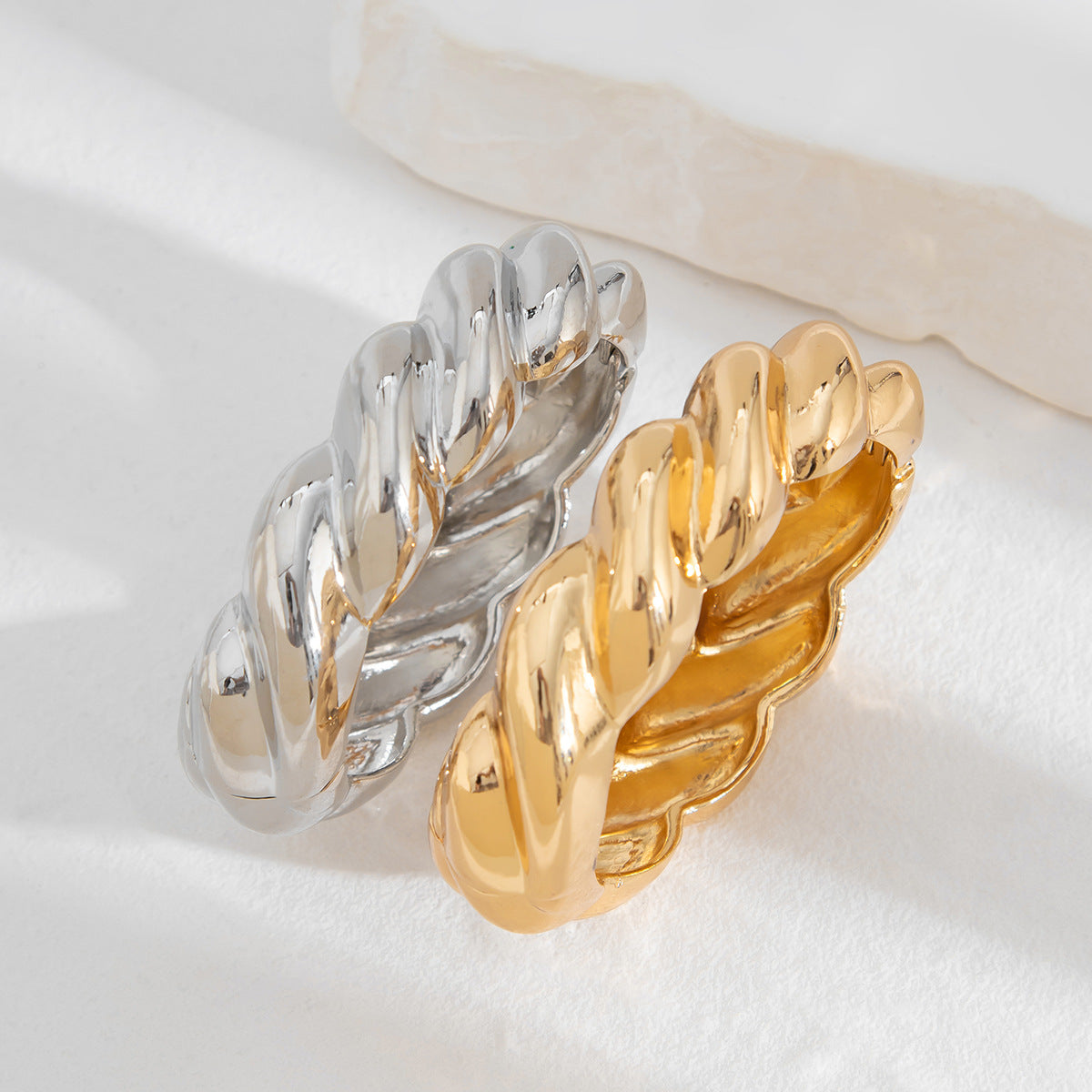 Planderful Vienna Verve Bracelet – Retro Hexagonal Geometric Design