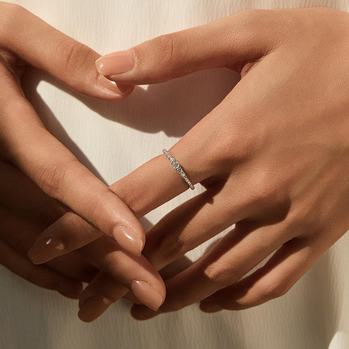 S925 Sterling Silver Single-Row Moissanite Band