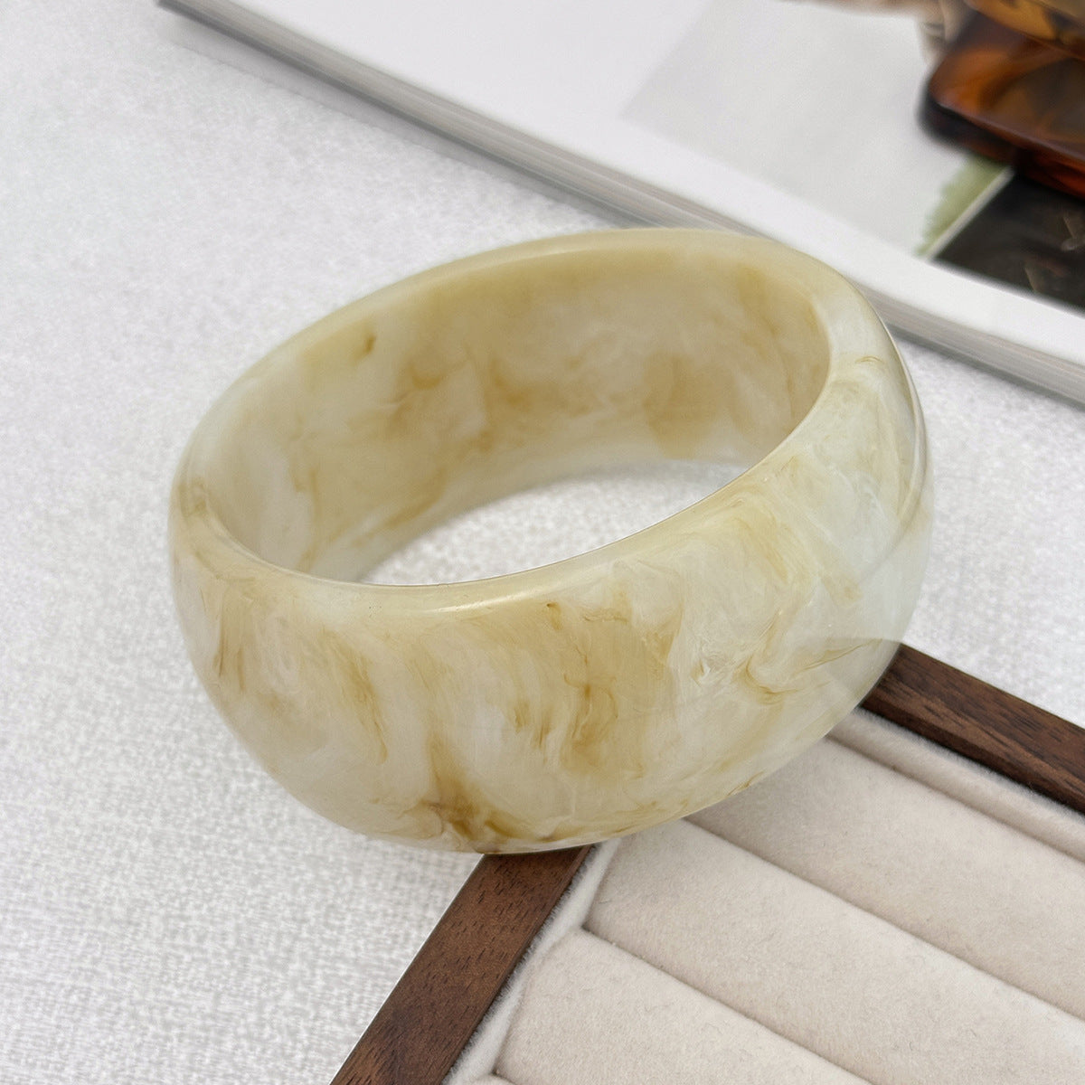 Exaggerated Smudged Special-Shaped Bracelet Geometric Translucent Bracelet