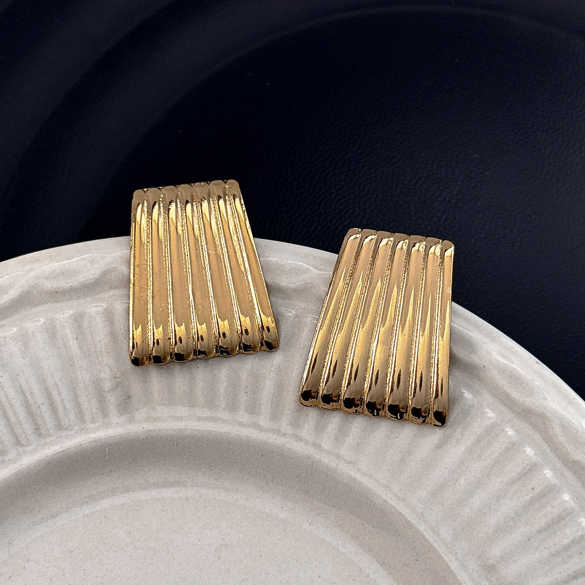Planderful Stainless Steel Earrings With Glossy Vertical Pattern Geometric Texture For Modern Women