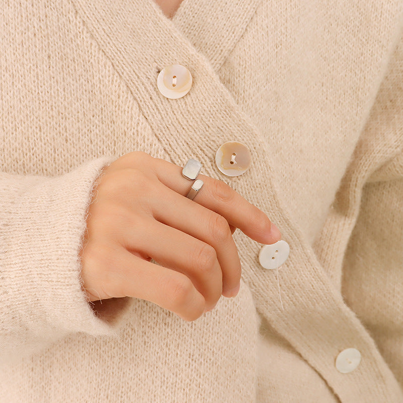 Retro Chic White Sea Shell Open Ring in 18K Gold Plated Titanium Steel - Women's Fashion Hand Jewelry