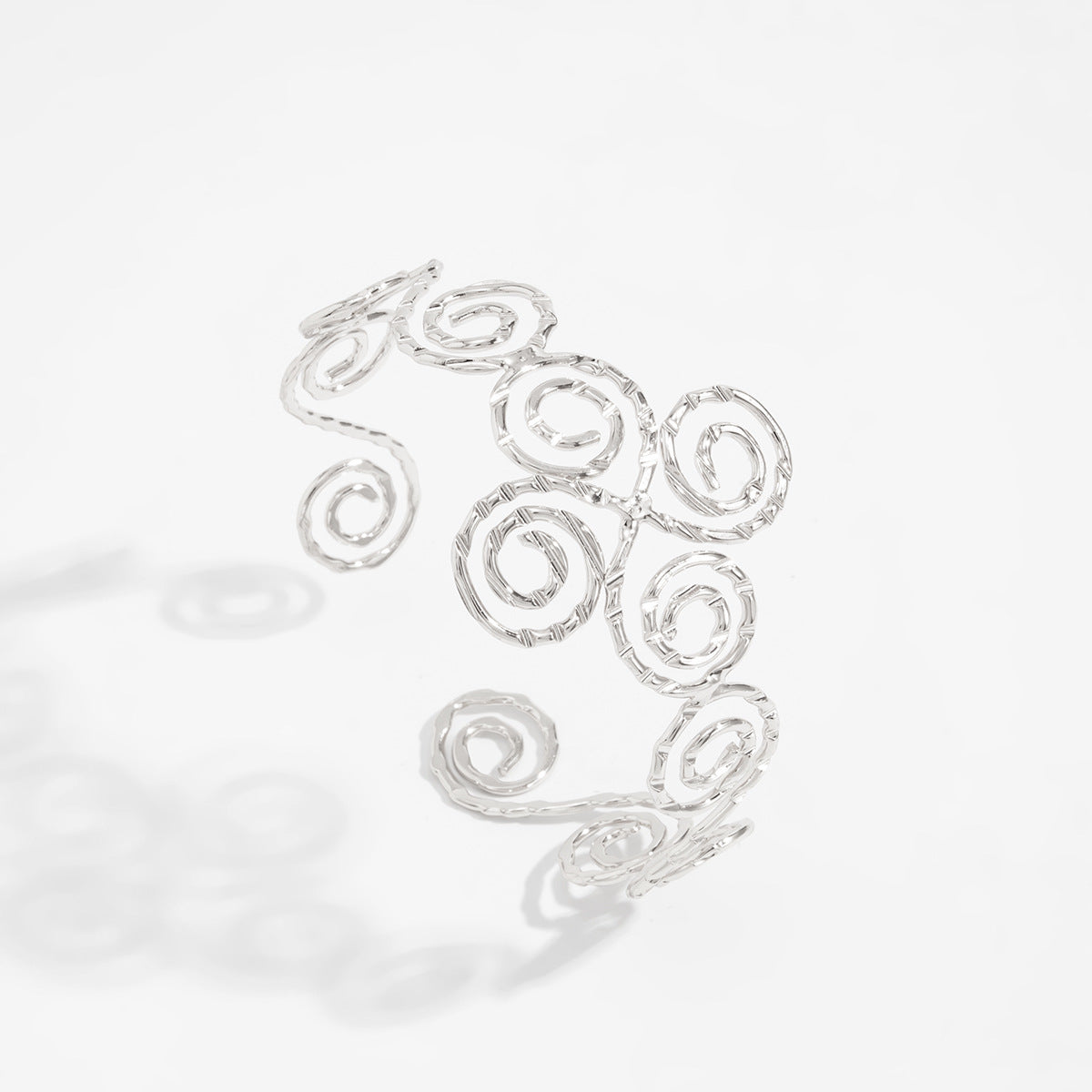 Planderful Vienna Verve Retro Spiral Arm Bracelet For Fashionable Women Statement Geometric