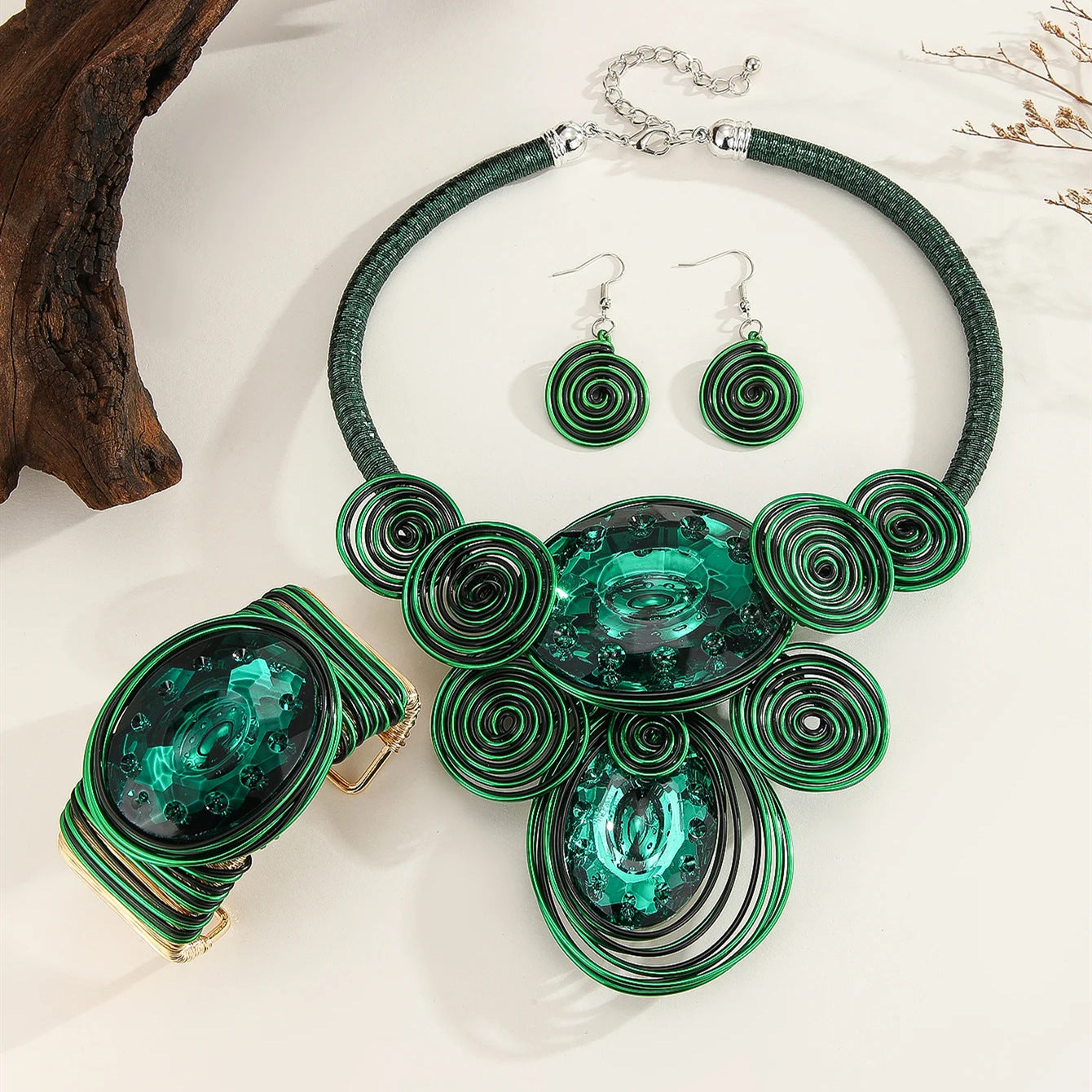 Planderful Savanna Rhythms Jewelry Set – Elegant Three-Piece Glass Pendant Design