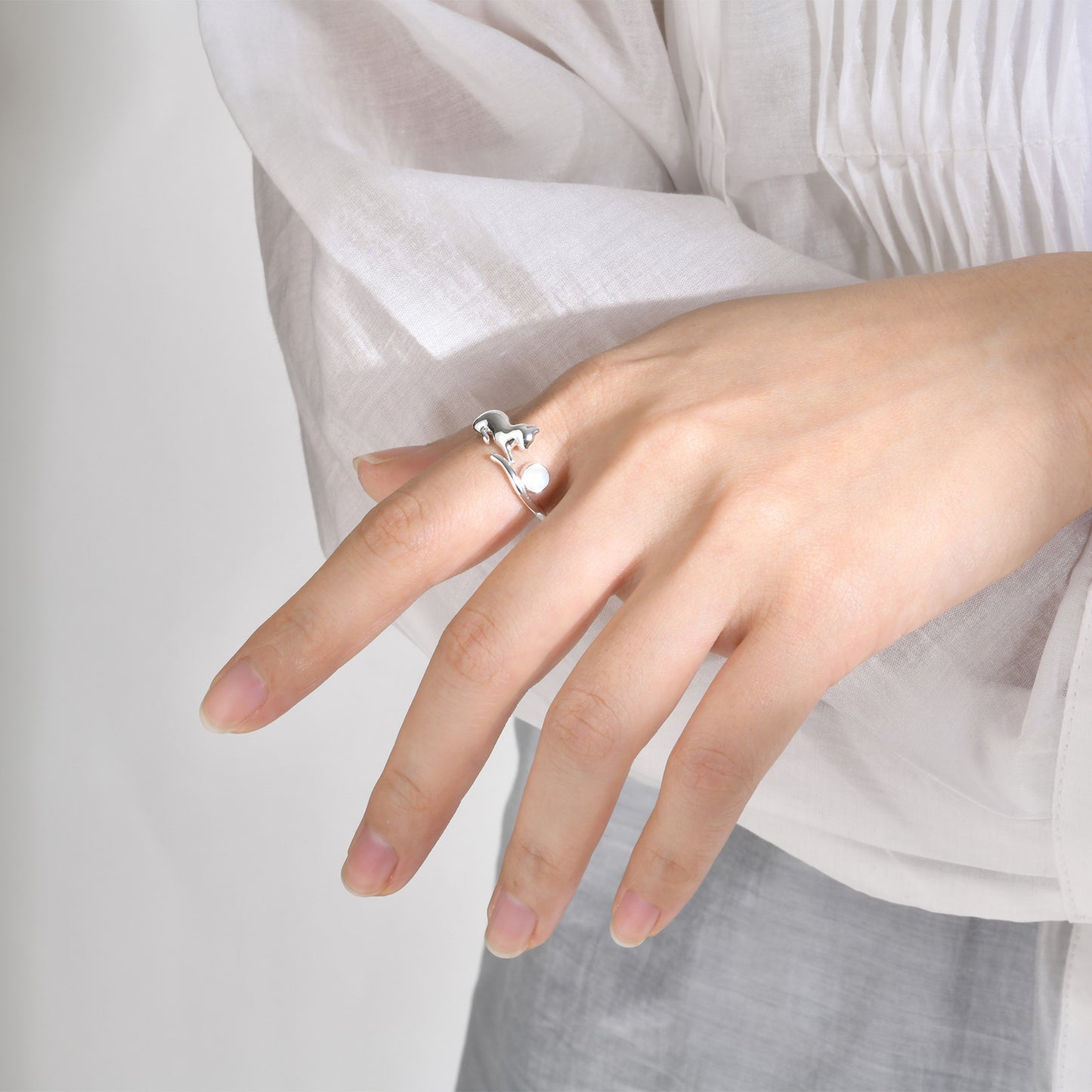 Adjustable Ladies Ring Copper Kitten Moonstone Fashion