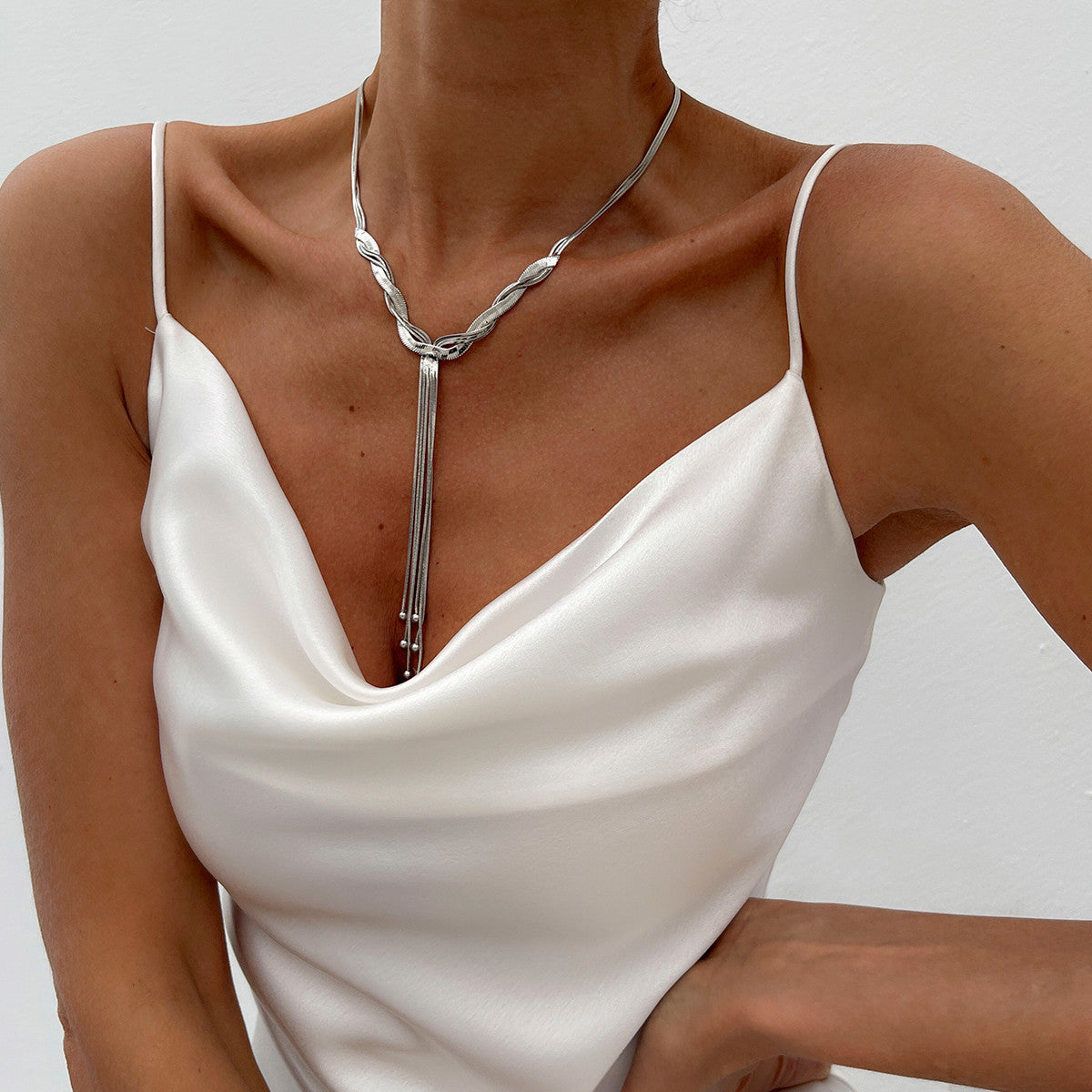Planderful Vienna Verve Necklace – Elegant Y-Shaped Design